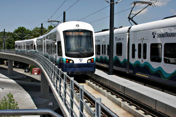 Link trains at Mount Baker station